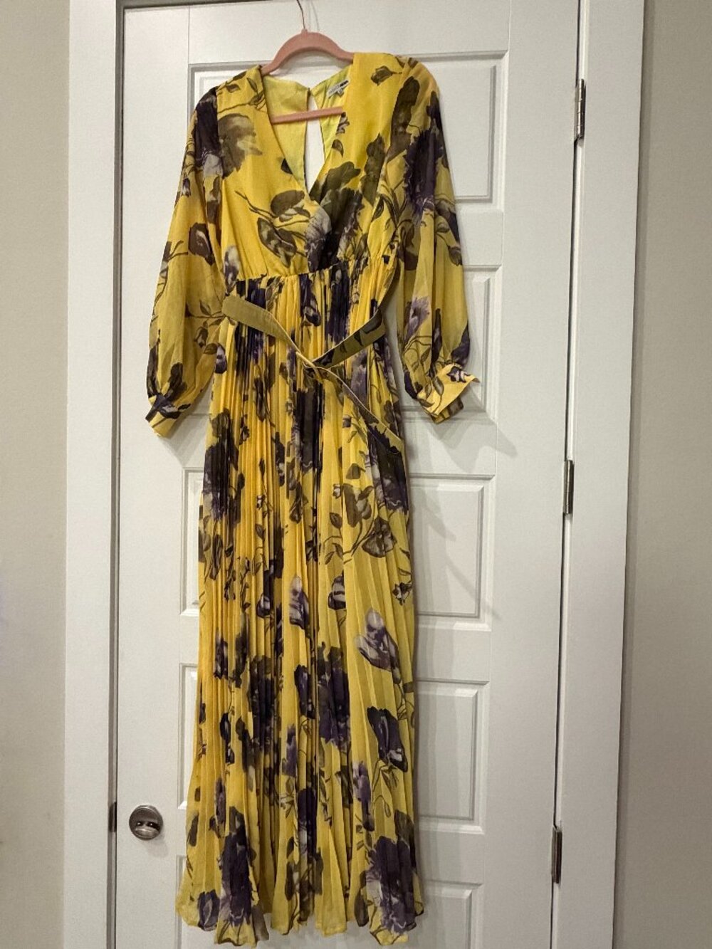 Fashion Nova Yellow Floral Pleated Maxi Dress Size Medium